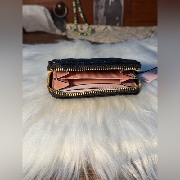 NEW‼️ VICTORIA'S SECRET Small Wallet with Zip - Picture 10 of 16